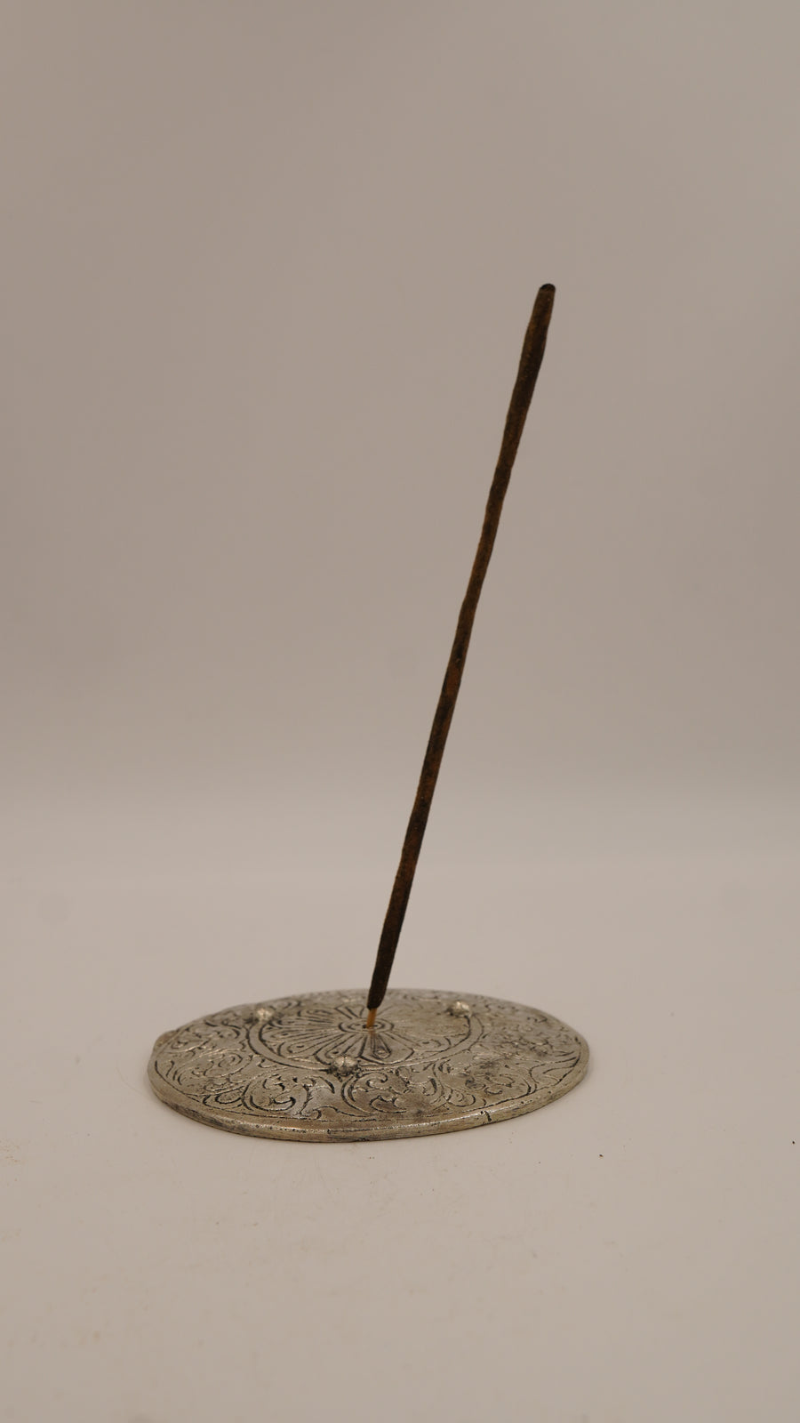 Desenli Metal Çubuk Tütsülük – 10 cm