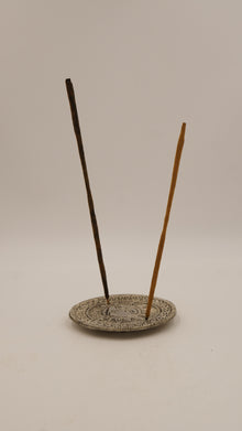 Desenli Metal Çubuk Tütsülük – 8 cm