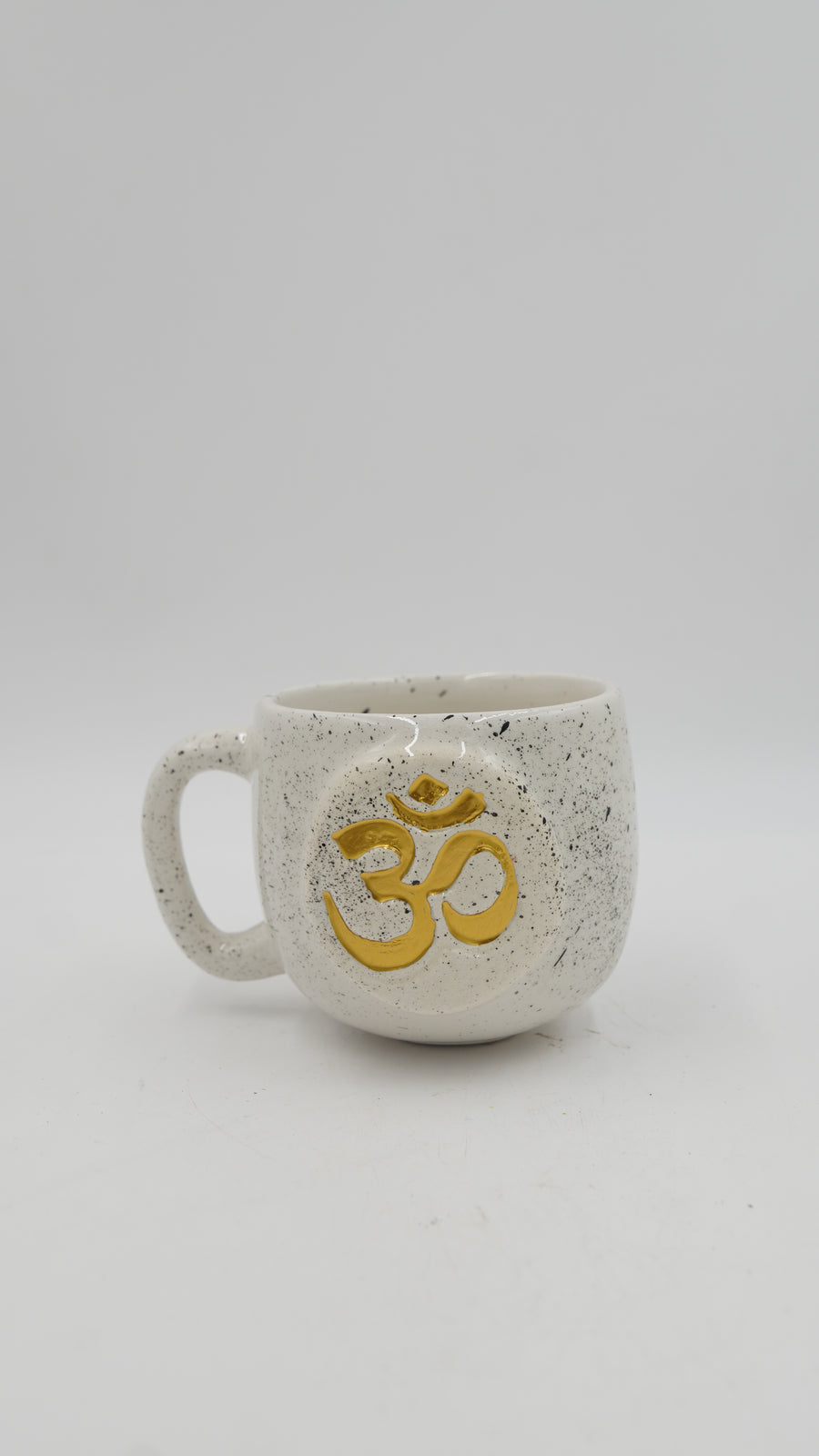 Om Figürlü Seramik Kupa