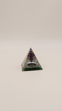 Ra’nın Gözü İşlemeli Malakit & Lapis Orgonit Piramit