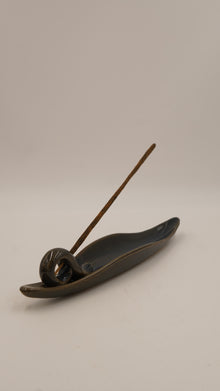 Salyangoz Detaylı Seramik Çubuk Tütsülük