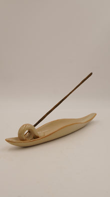 Salyangoz Detaylı Seramik Çubuk Tütsülük