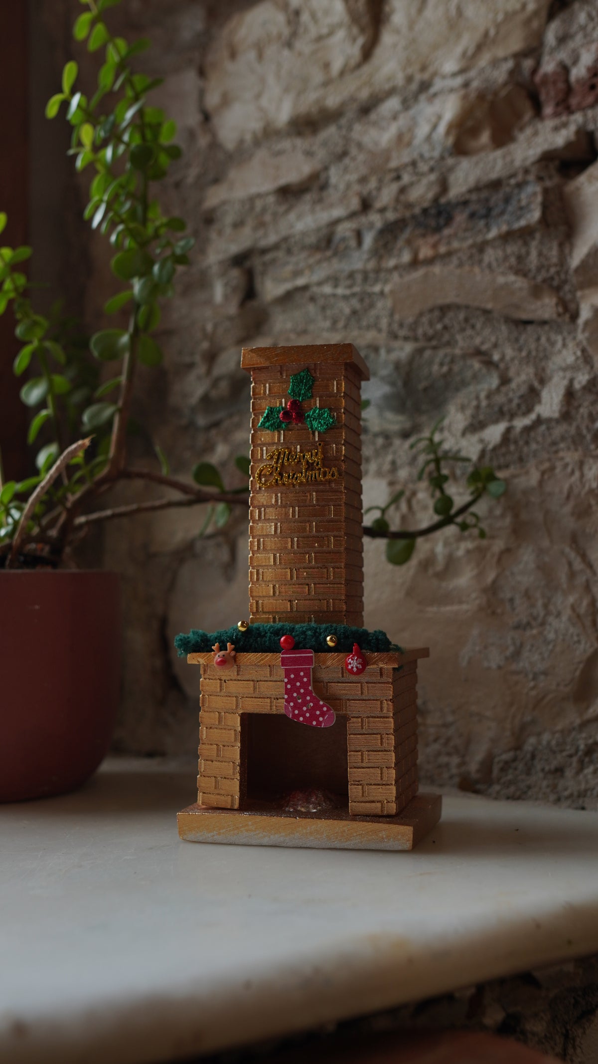 Merry Christmas Uzun Bacalı Şömine Konik Tütsülük (19 cm)