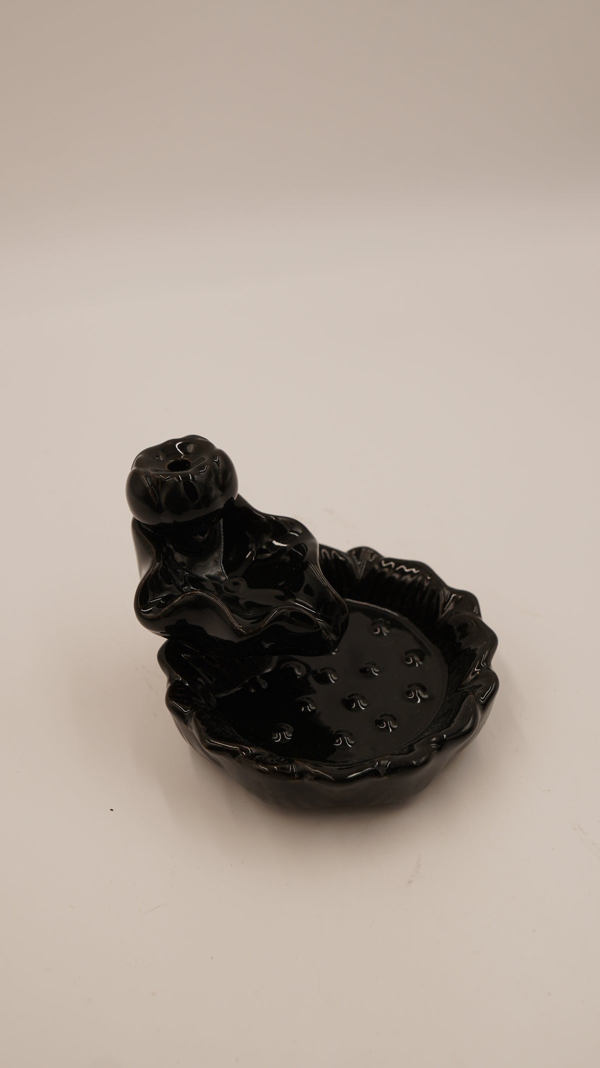 Seramik Geri Akış Tütsülük – Siyah (9×7 cm)