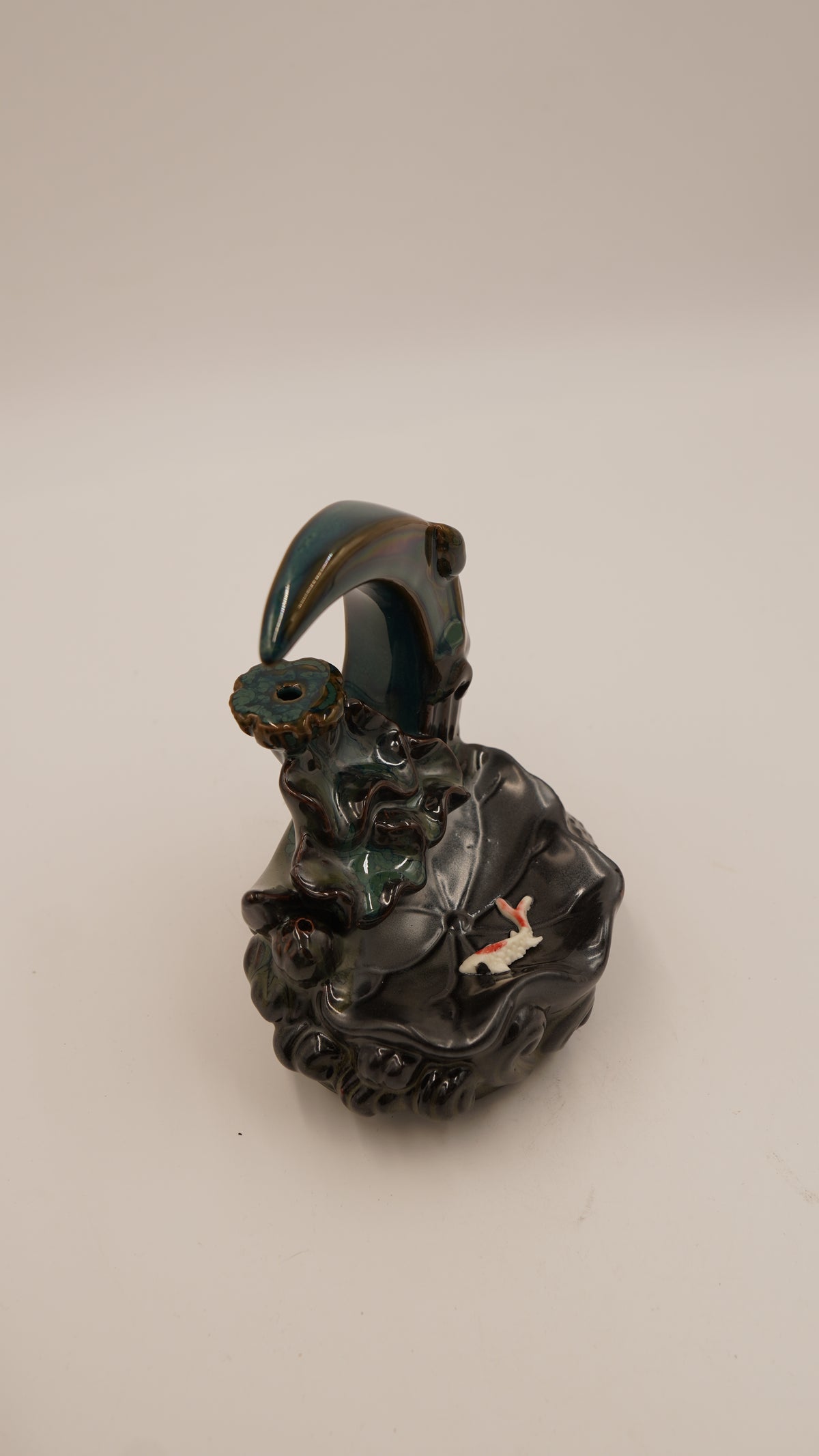 Balık Detaylı Ay Dede Figürlü Seramik Geri Akış Tütsülük (14×8 cm)