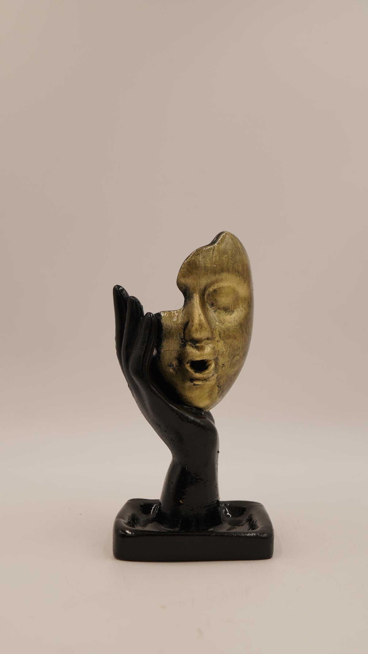 Yüz Figürlü Geri Akışlı Tütsülük