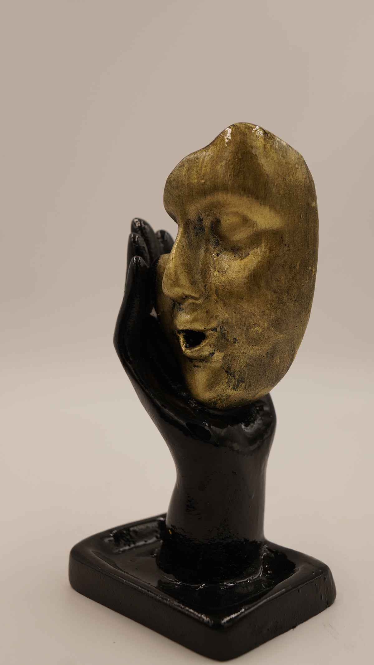 Yüz Figürlü Geri Akışlı Tütsülük