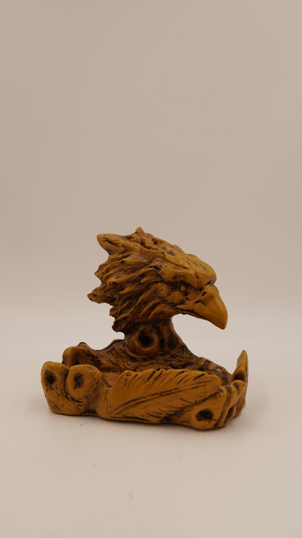 Kartal Figürlü Alçı Küllük