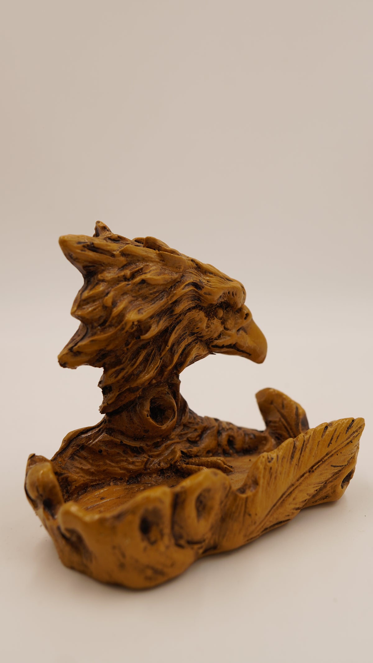 Kartal Figürlü Alçı Küllük