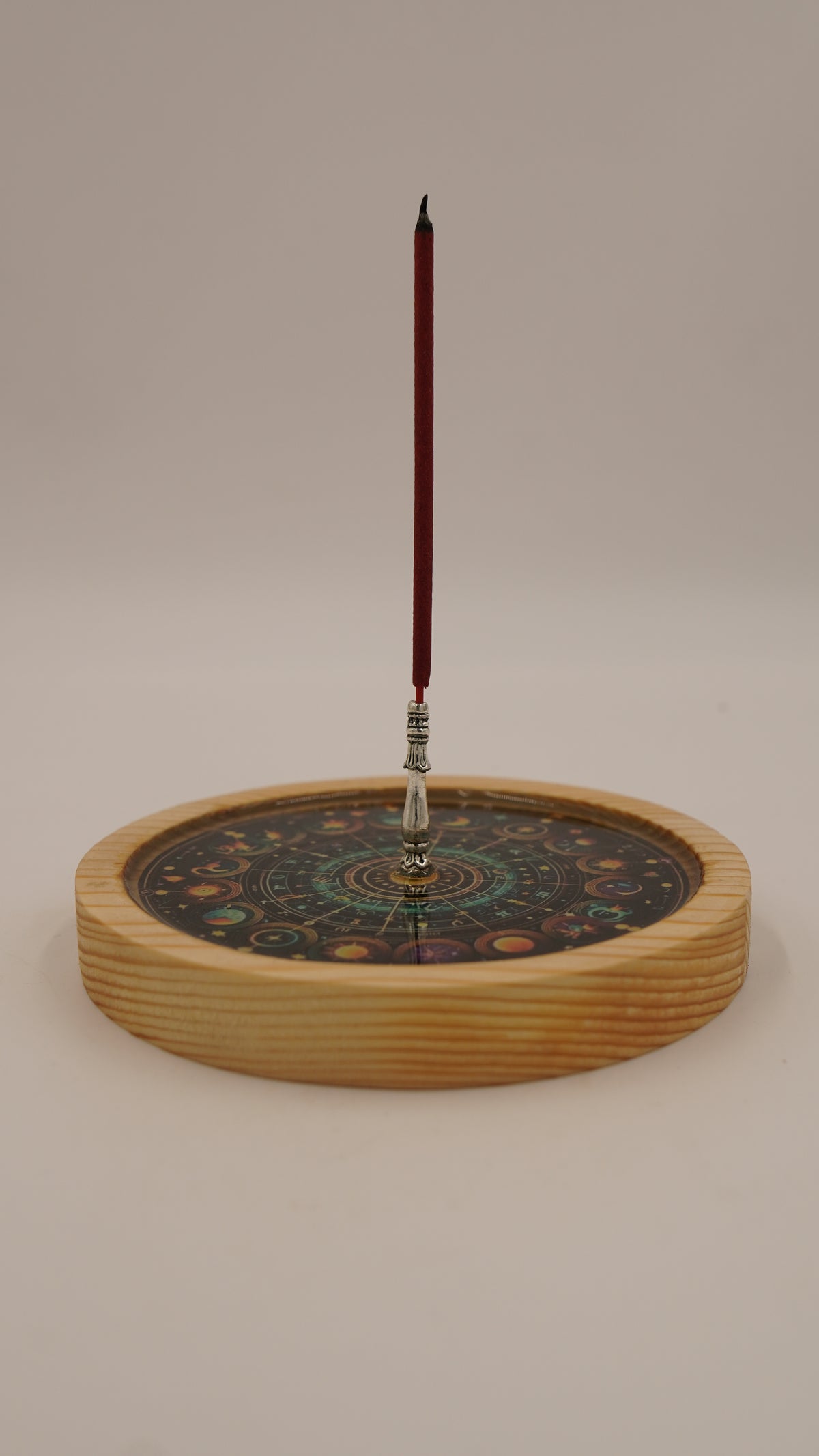 Fatma Ana Eli Figürlü Epoksi Ahşap Çubuk Tütsülük