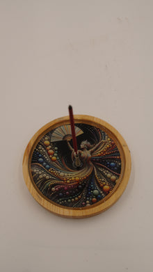 Yelpazeli Kadın Figürlü Epoksi Ahşap Çubuk Tütsülük