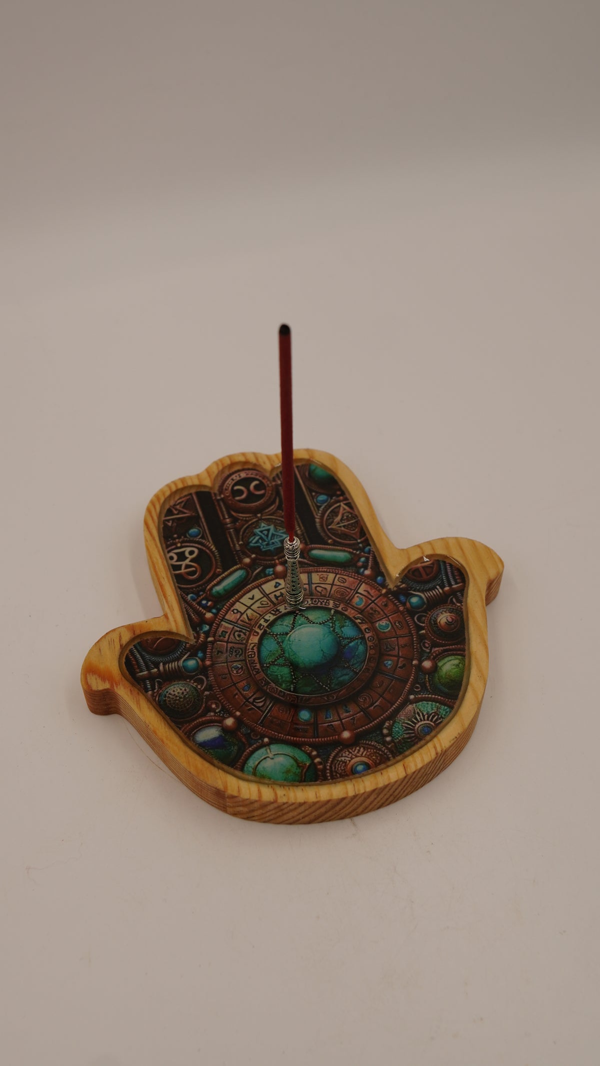 Fatma Ana Eli Figürlü Epoksi Ahşap Çubuk Tütsülük