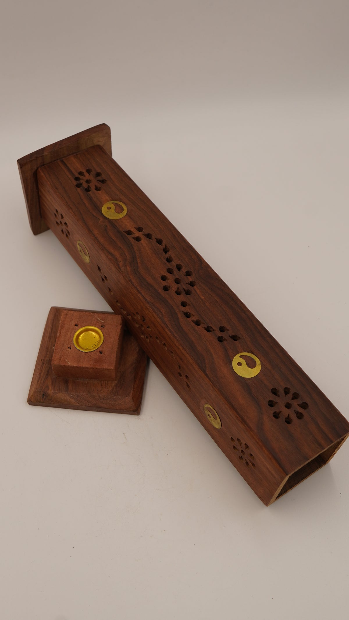 Yin Yang Detaylı Ahşap Kule Tütsülük