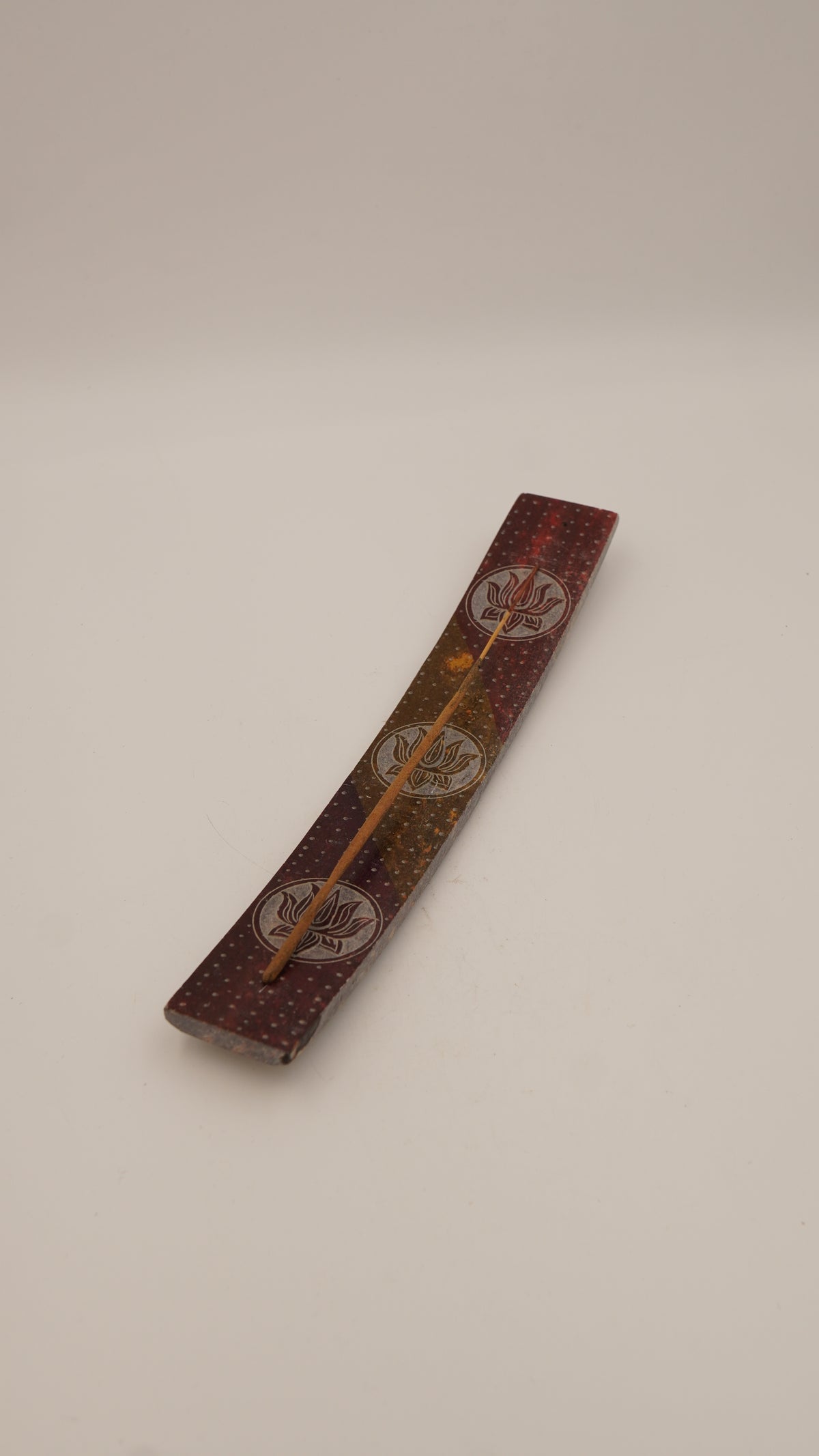 Lotus Çiçeği Figürlü Mermer Çubuk Tütsülük