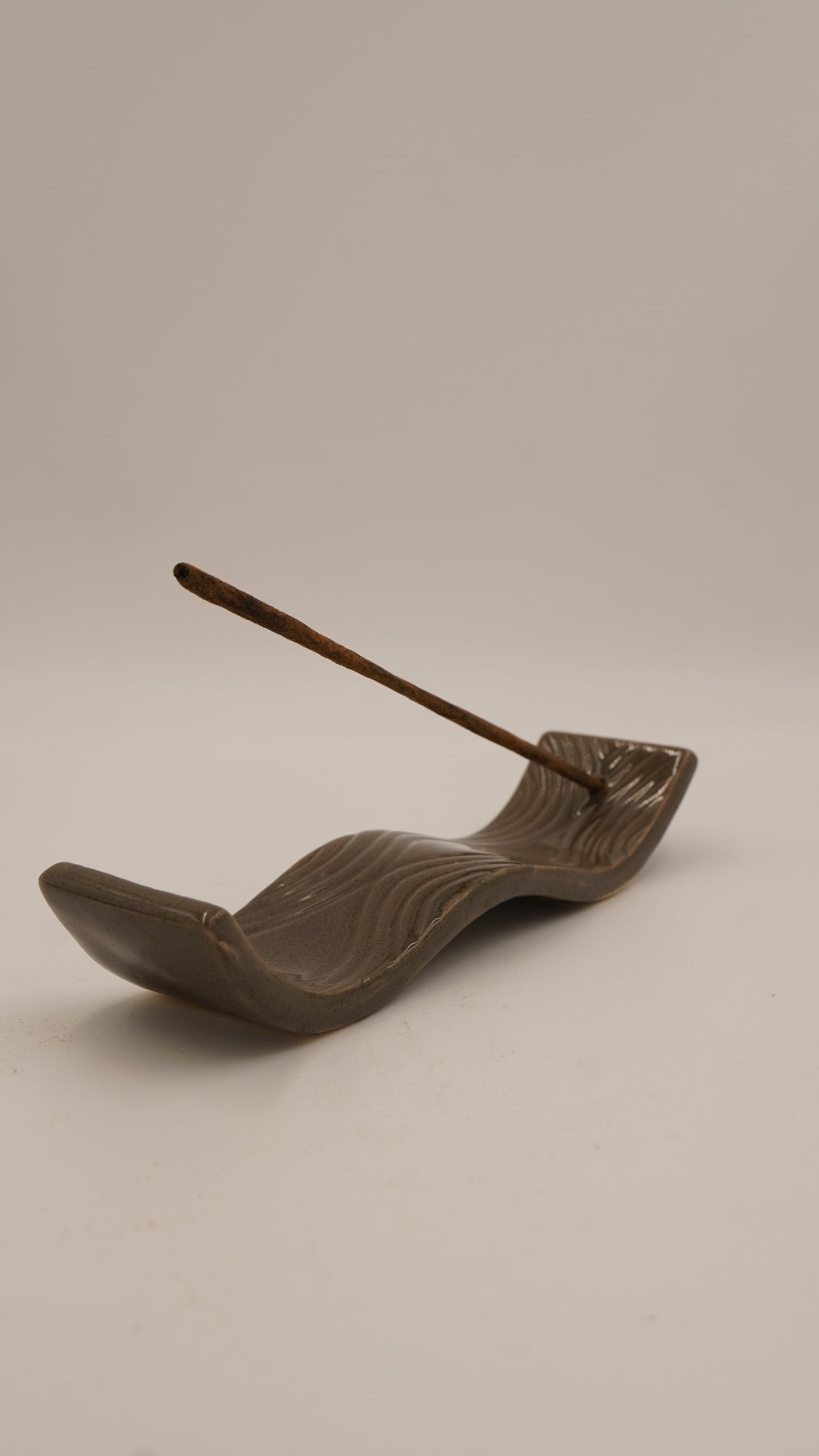 Seramik Dalga Detaylı Geri Akışlı Tütsülük