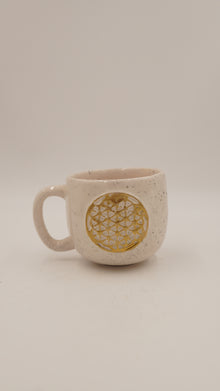 Yaşam Çiçeği Figürlü Seramik Kupa – 9 cm