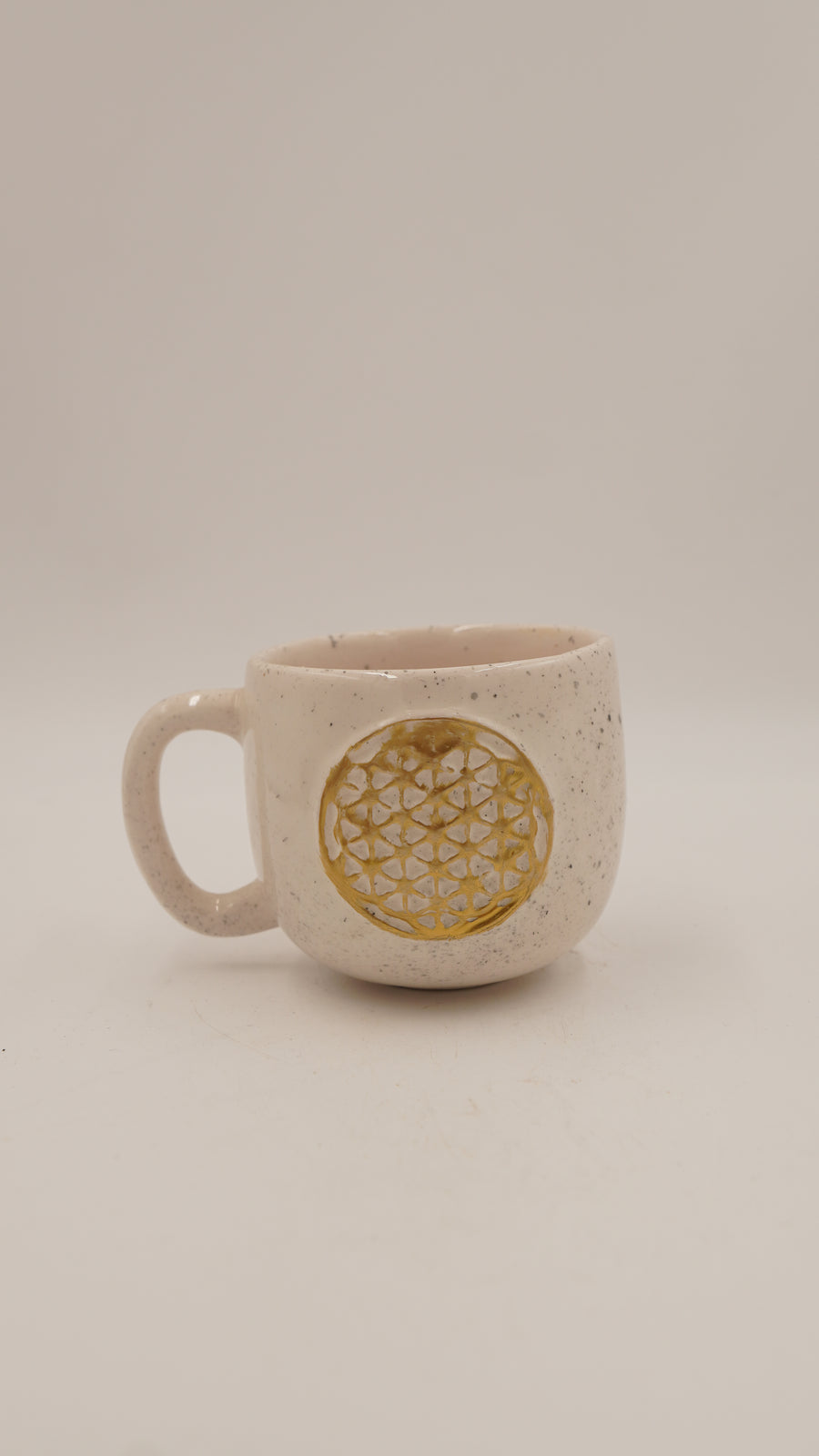 Yaşam Çiçeği Figürlü Seramik Kupa – 9 cm