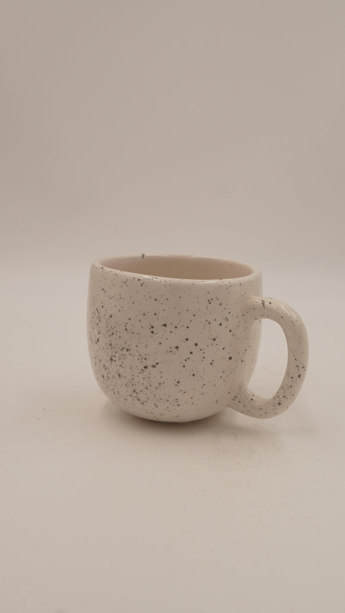 Lotus Figürlü Seramik Kupa – 9 cm