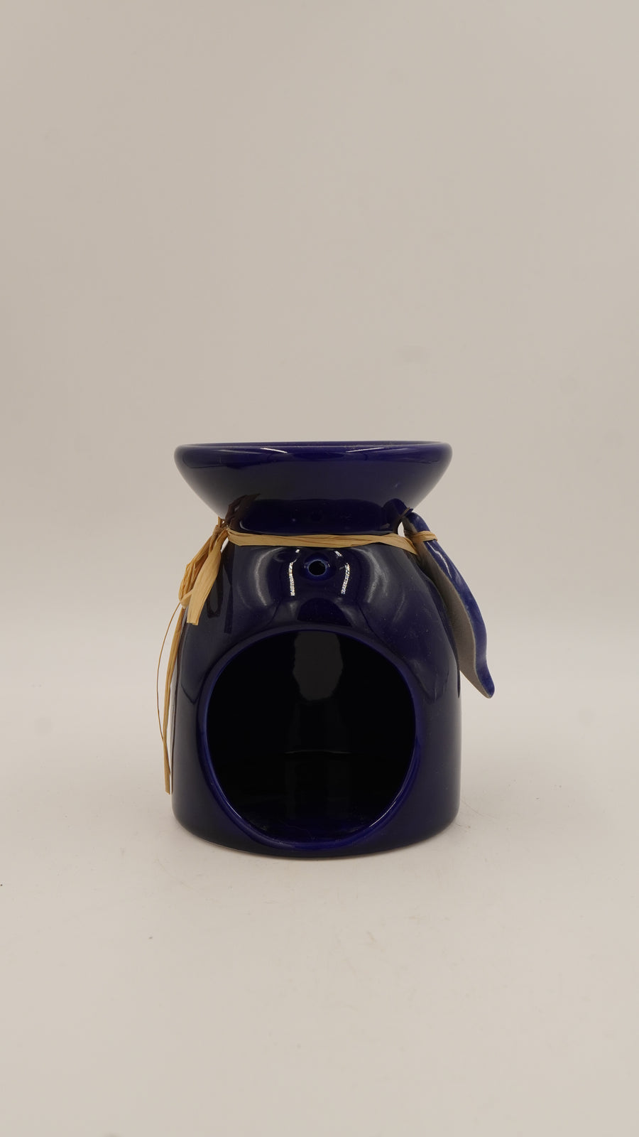 Yaprak Detaylı Seramik Buhurdanlık – 12 cm